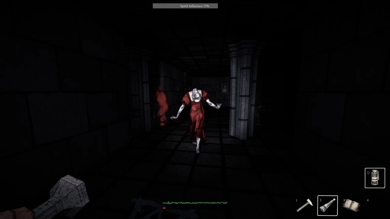 暗い通路から悪霊が迫る公式ゲーム画面。戦って倒すより、逃げたり隠れたりして時間を作ります。